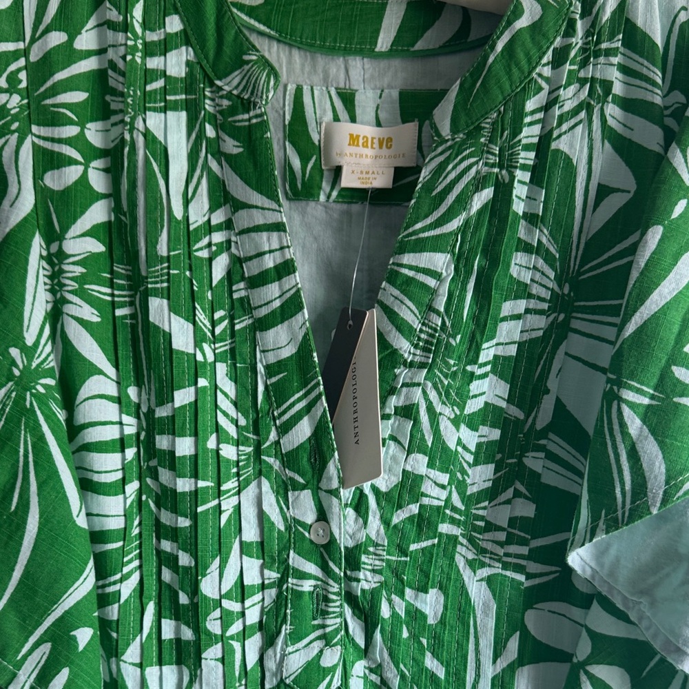 Maeve Leafy Green and White Button-Up Blouse